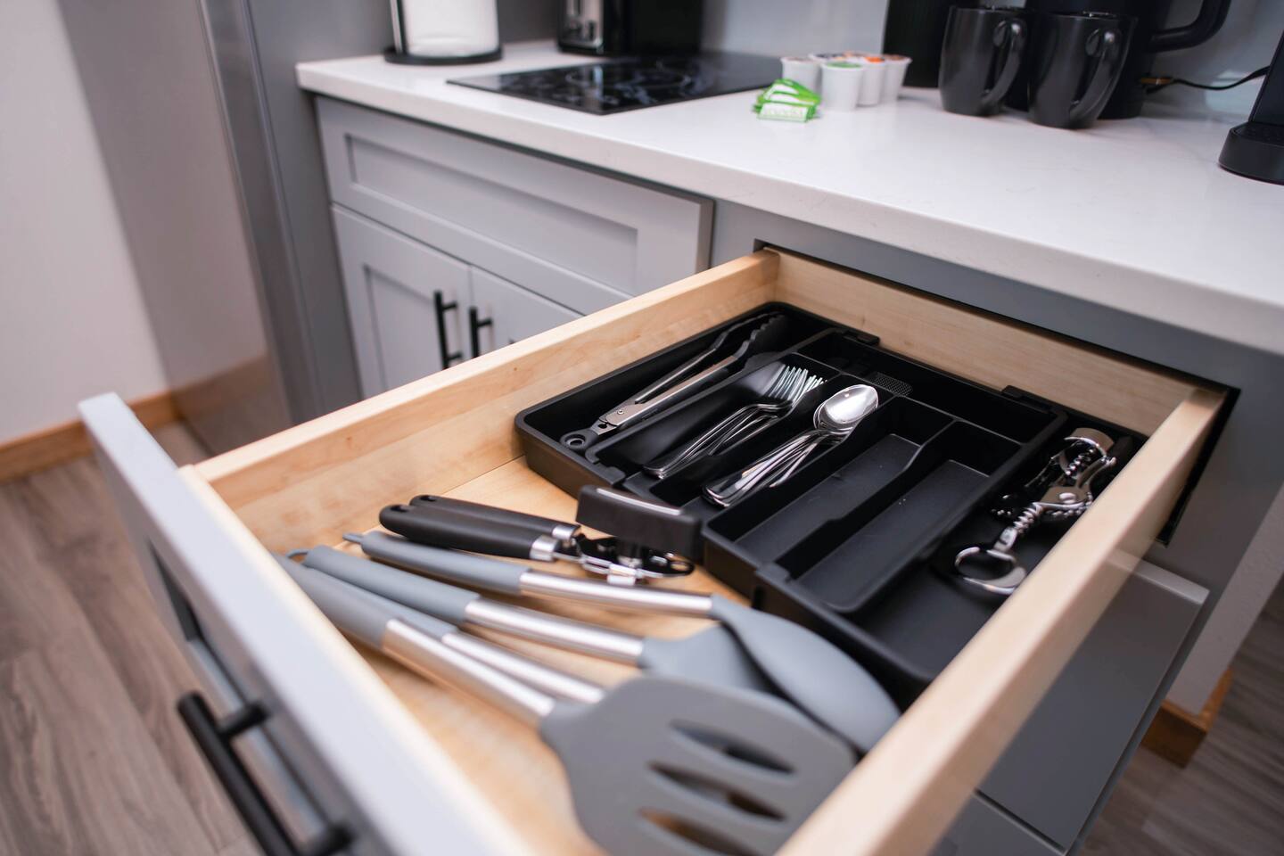 Comfortable workspace in furnished apartment Mt. Sterling